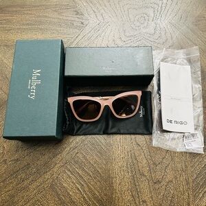 💕Make an offer💕 Mulberry Cat Eye Sunglasses in Pink with Dark Lenses